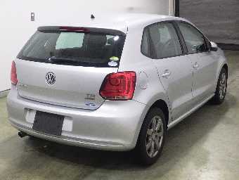 VOLKSWAGEN POLO 2013 Image 2