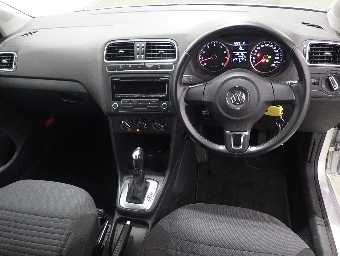 VOLKSWAGEN POLO 2013 Image 3