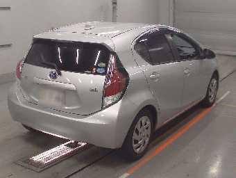 TOYOTA AQUA 2015 Image 2