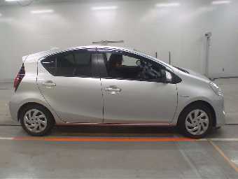 TOYOTA AQUA 2015 Image 3