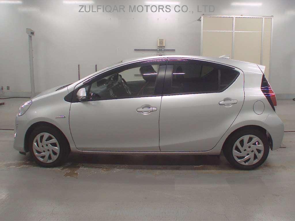 TOYOTA AQUA 2015 Image 4