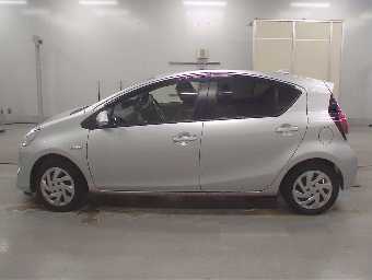 TOYOTA AQUA 2015 Image 4