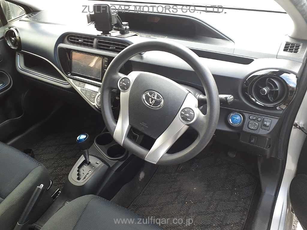 TOYOTA AQUA 2015 Image 7