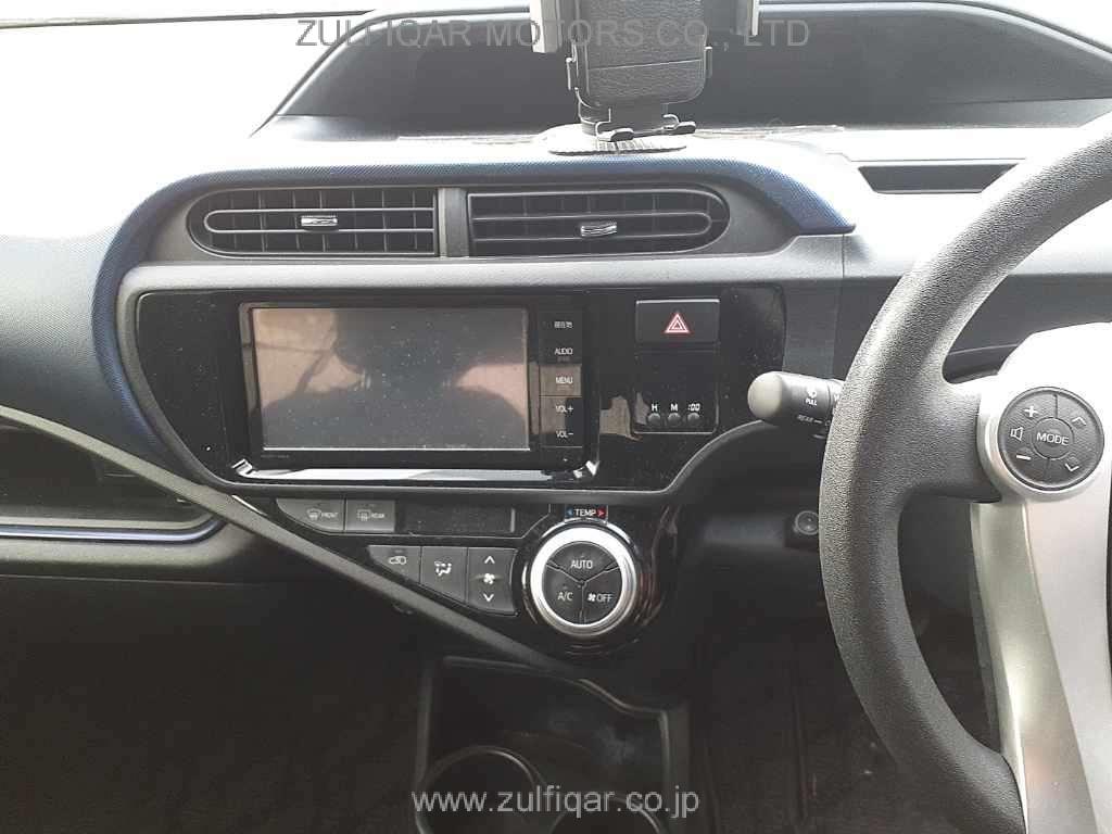 TOYOTA AQUA 2015 Image 9