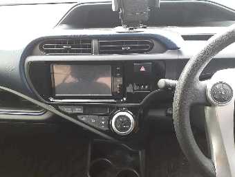 TOYOTA AQUA 2015 Image 9