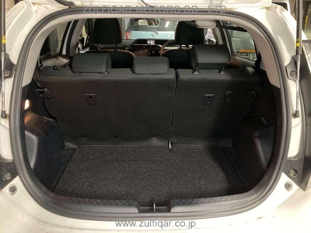 TOYOTA AQUA 2018 Image 8