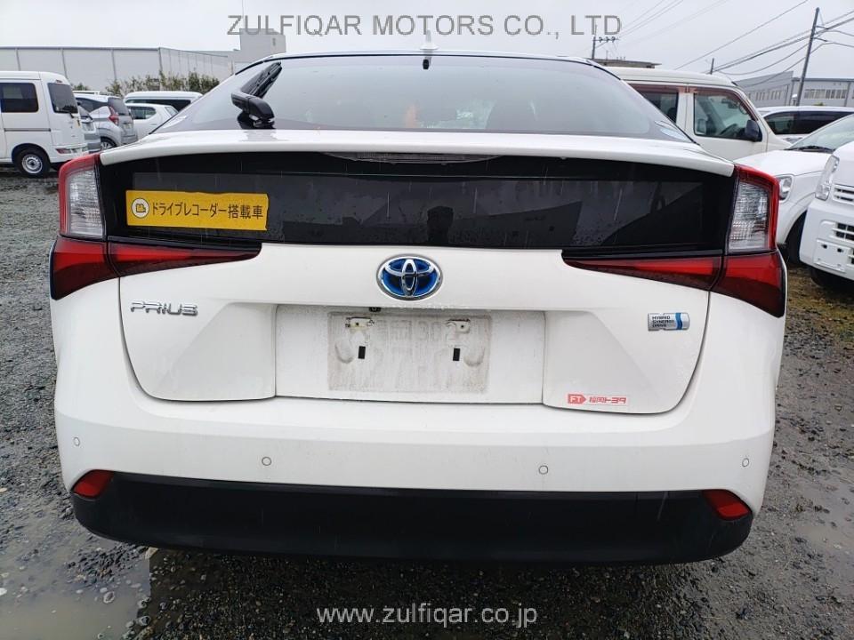 TOYOTA PRIUS 2019 Image 3