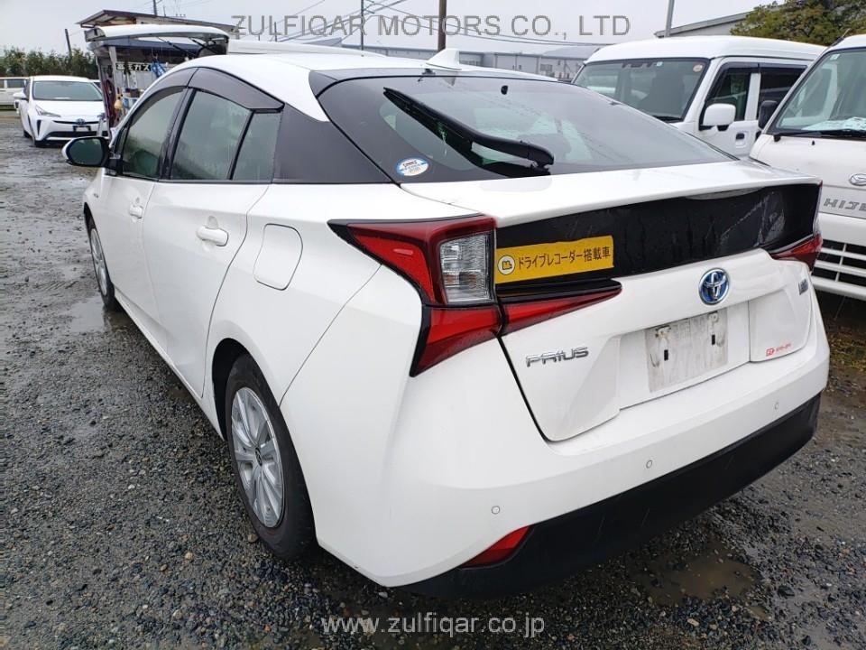 TOYOTA PRIUS 2019 Image 4