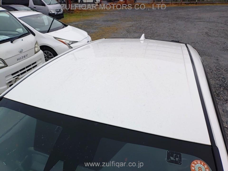 TOYOTA PRIUS 2019 Image 5