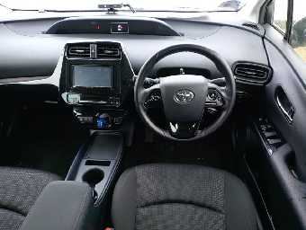 TOYOTA PRIUS 2019 Image 9