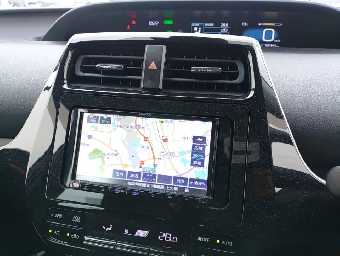 TOYOTA PRIUS 2019 Image 10