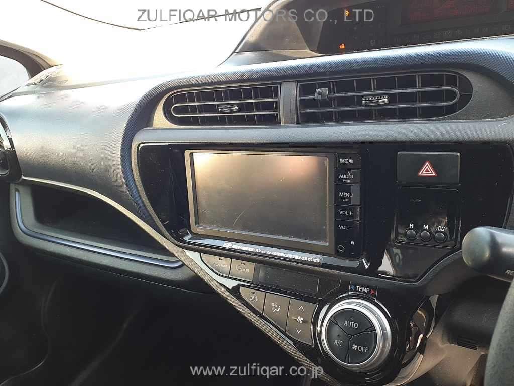 TOYOTA AQUA 2015 Image 12