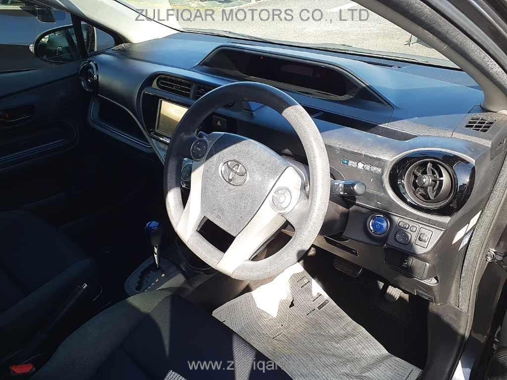 TOYOTA AQUA 2015 Image 9