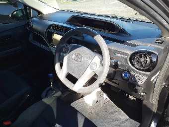 TOYOTA AQUA 2015 Image 9