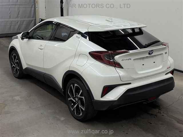 TOYOTA C-HR 2018 Image 2