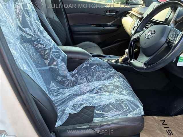 TOYOTA C-HR 2018 Image 7