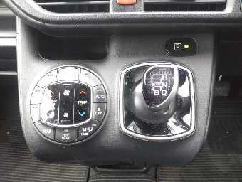 TOYOTA VOXY 2019 Image 11