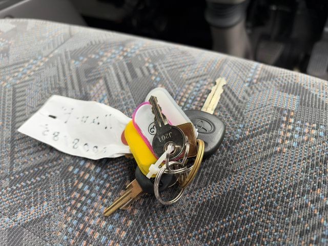 TOYOTA CAMROAD 2013 Image 25