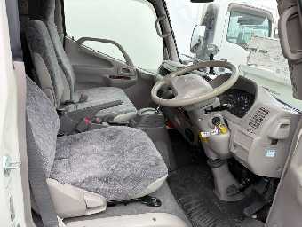 TOYOTA CAMROAD 2013 Image 5