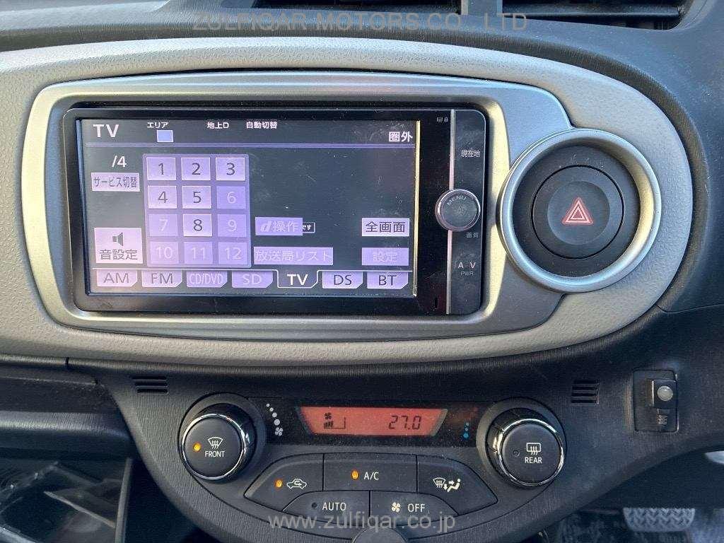 TOYOTA VITZ 2013 Image 11