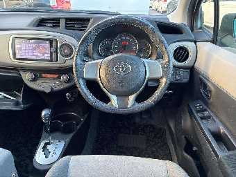TOYOTA VITZ 2013 Image 6