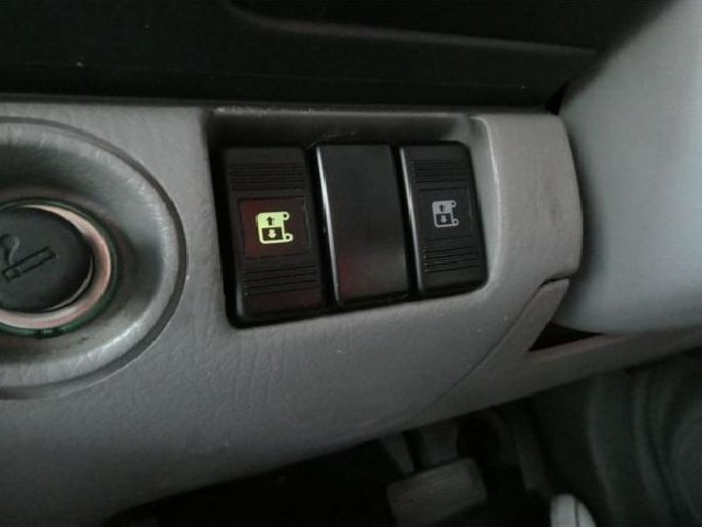 MAZDA BONGO FRIENDEE 2003 Image 31