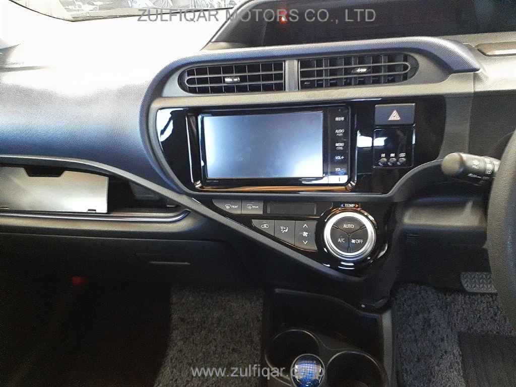 TOYOTA AQUA 2015 Image 12