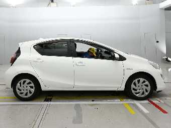 TOYOTA AQUA 2015 Image 3