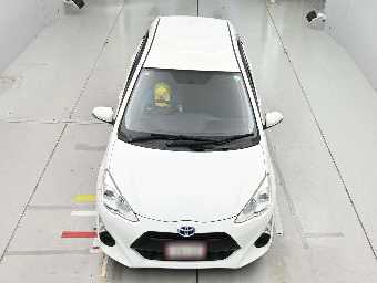TOYOTA AQUA 2015 Image 7