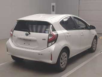 TOYOTA AQUA 2019 Image 2