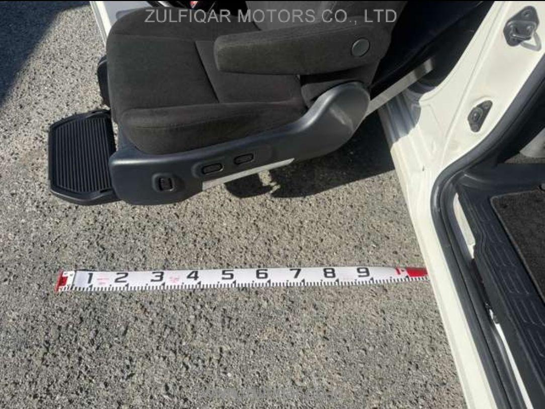 TOYOTA ESQUIRE 2020 Image 11