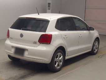 VOLKSWAGEN POLO 2013 Image 2