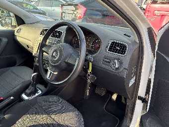 VOLKSWAGEN POLO 2013 Image 5