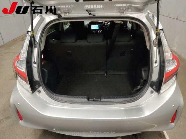 TOYOTA AQUA 2019 Image 6