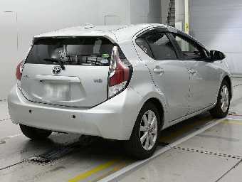 TOYOTA AQUA 2016 Image 2