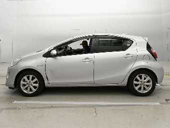 TOYOTA AQUA 2016 Image 4
