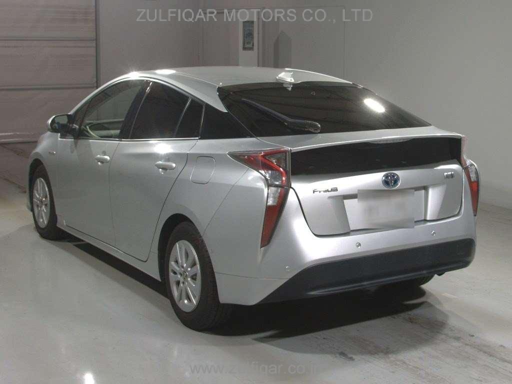TOYOTA PRIUS 2018 Image 4