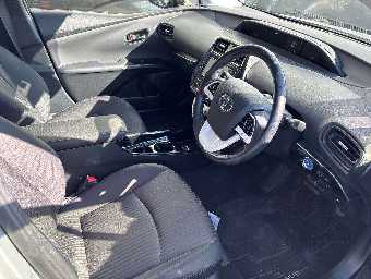 TOYOTA PRIUS 2018 Image 5