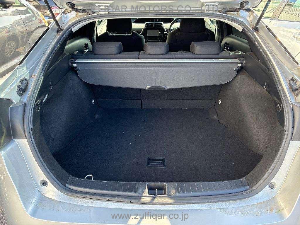 TOYOTA PRIUS 2018 Image 8