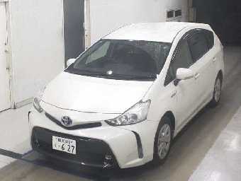 TOYOTA PRIUS ALPHA 2015 Image 4