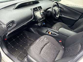 TOYOTA PRIUS 2019 Image 11