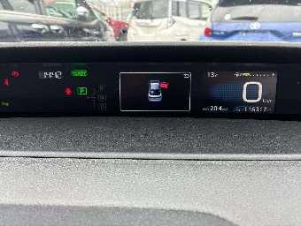 TOYOTA PRIUS 2019 Image 8