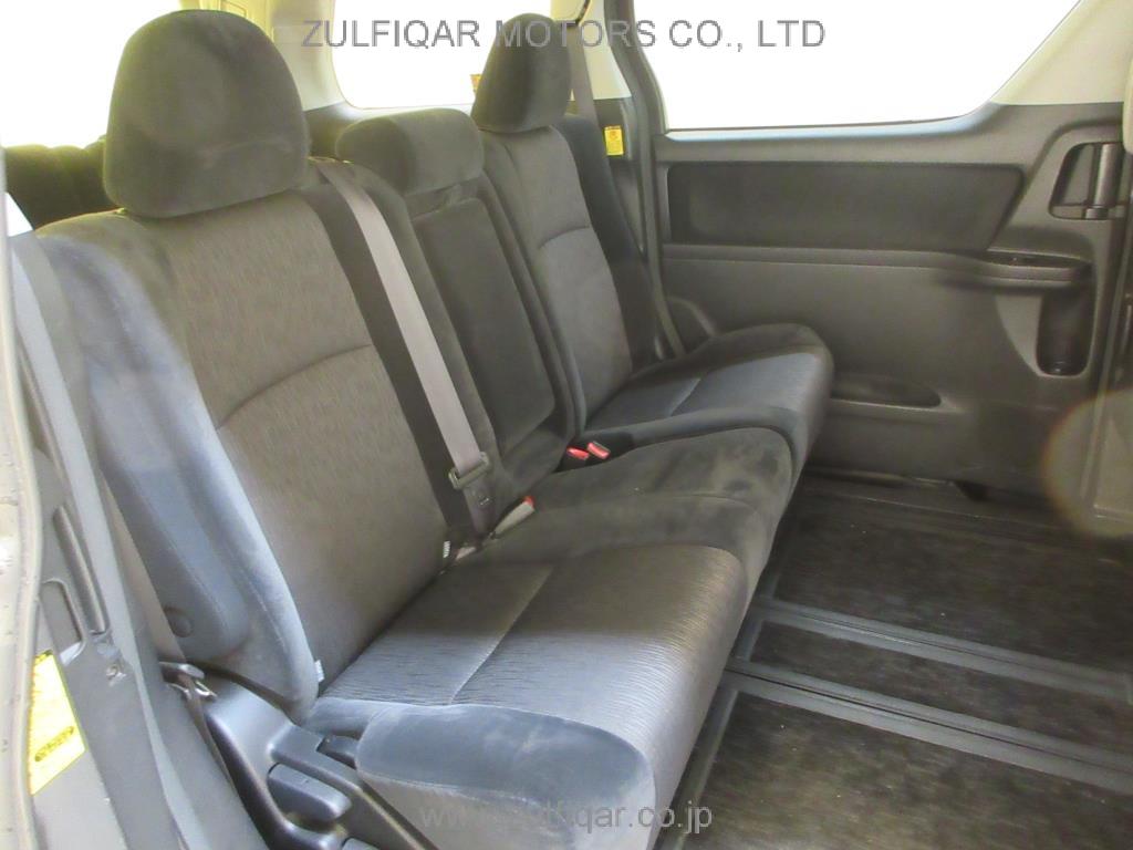 TOYOTA ALPHARD 2010 Image 7
