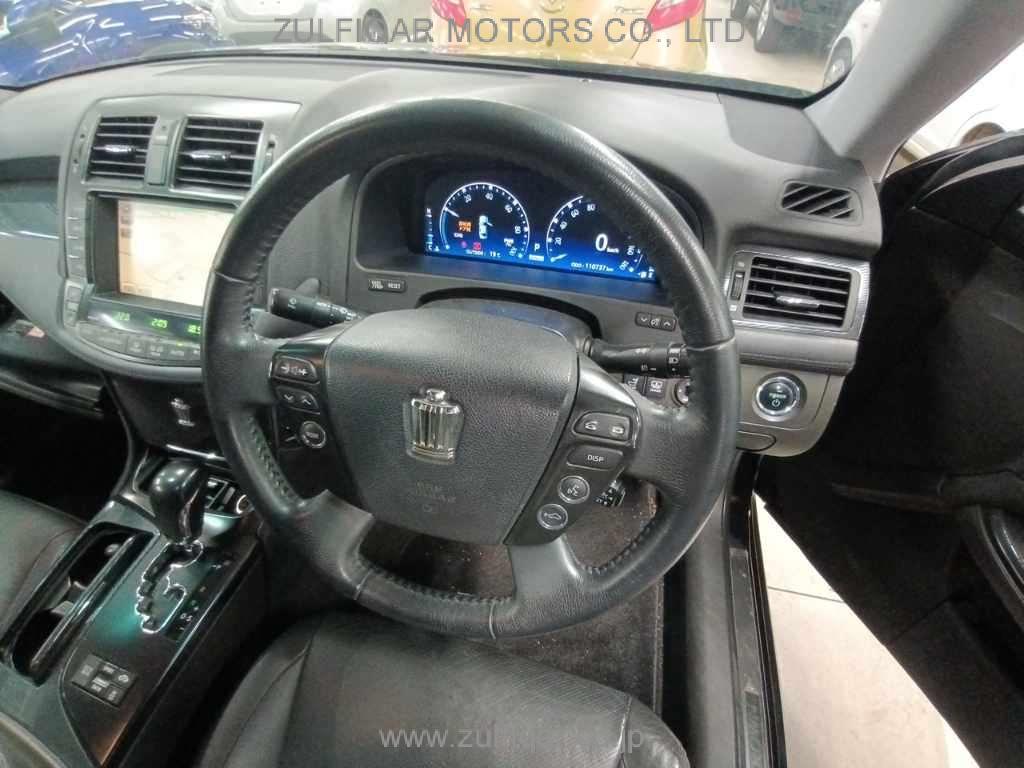 TOYOTA CROWN HYBRID 2008 Image 7