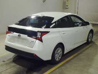TOYOTA PRIUS 2021 Image 2