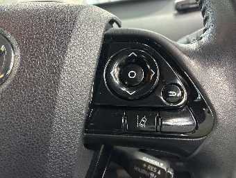 TOYOTA PRIUS 2021 Image 11
