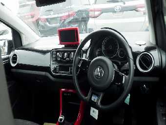 VOLKSWAGEN UP! 2013 Image 5