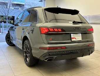 AUDI Q7 2024 Image 3