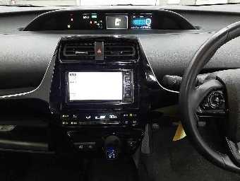 TOYOTA PRIUS 2021 Image 9