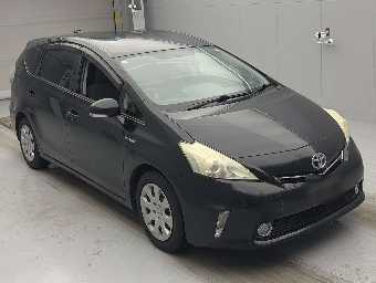 TOYOTA PRIUS ALPHA 2013 Image 3